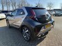 Toyota Aygo X 1.0 VVT-i MT Envy 5-Deurs | Climate control | Navigatie | Camera | 18" LM-Velgen | Elektrisch Pakket | Cruise control | Private-Glass | LED Verlichting | DAB