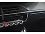 Peugeot e-2008 EV GT 50 kWh | 3 Fase Laadfunctie | Schuif-/Kanteldak | Alcantara Pakket | Camera | Apple Carplay
