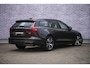 Volvo V60 2.0 B3 Plus Dark | Trekhaak | Panoramadak | 360 Camera | Harman/Kardon | Standkachel | All-Season Banden | Stoelverwarming voor en achter | Stuurverwarming | Power Seats |