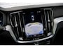 Volvo V60 2.0 B3 Plus Dark | Trekhaak | Panoramadak | 360 Camera | Harman/Kardon | Standkachel | All-Season Banden | Stoelverwarming voor en achter | Stuurverwarming | Power Seats |