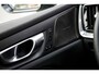 Volvo V60 2.0 B3 Plus Dark | Trekhaak | Panoramadak | 360 Camera | Harman/Kardon | Standkachel | All-Season Banden | Stoelverwarming voor en achter | Stuurverwarming | Power Seats |