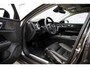Volvo V60 2.0 B3 Plus Dark | Trekhaak | Panoramadak | 360 Camera | Harman/Kardon | Standkachel | All-Season Banden | Stoelverwarming voor en achter | Stuurverwarming | Power Seats |