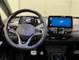 Volkswagen ID.3 First Max 58 kWh TREKHAAK AFNEEMBAAR | NAVIGATIE | ALL SEASON BANDEN | NETTE AUTO!