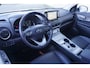 Hyundai Kona Electric EV Premium 64 kWh AUTOMAAT - Airco / Navi / Cruise / Leder / Stoelverw. + koeling / Parkeers. / NAP