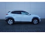 Hyundai Kona Electric EV Premium 64 kWh AUTOMAAT - Airco / Navi / Cruise / Leder / Stoelverw. + koeling / Parkeers. / NAP