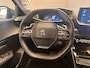 Peugeot 208 1.2 PureTech Blue Lease Allure Navigatie | Camera | Parkeersensoren Rondom | 17" Lichtmetaal | Digitaal Dashboard | Leder/Stof | Carplay | Achteruitrijcamera | Airco (automatisch) | Cruise control