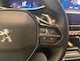 Peugeot 208 1.2 PureTech Blue Lease Allure Navigatie | Camera | Parkeersensoren Rondom | 17" Lichtmetaal | Digitaal Dashboard | Leder/Stof | Carplay | Achteruitrijcamera | Airco (automatisch) | Cruise control