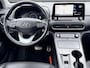 Hyundai Kona Electric EV Premium 64 kWh SoH 96,5% Open dak / / Warmtepomp / 3 Fase / Stoel ventilatie en verwarming / Dealeronderhouden /