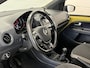Volkswagen Up! 1.0 BMT cross up! STOELVERWARMING | PARKEERCAMERA | STOERE ZUINIGE AUTO!