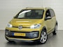 Volkswagen Up! 1.0 BMT cross up! STOELVERWARMING | PARKEERCAMERA | STOERE ZUINIGE AUTO!