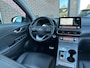 Hyundai Kona Electric EV Premium | 64kWh 3-Fase | SOH 98% | Leer | Navi
