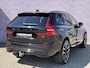 Volvo XC60 2.0 T6 Plug-in hybrid AWD Ultra Black Edition | SOH: 100% | 22"velgen | Trekhaak | Adaptieve Cruise Control | Panoramadak | Harman Kardon Audio | Parkeercamera |  Stoel-/Stuurverwarming | Dodehoek Detectie |