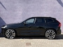 Volvo XC60 2.0 T6 Plug-in hybrid AWD Ultra Black Edition | SOH: 100% | 22"velgen | Trekhaak | Adaptieve Cruise Control | Panoramadak | Harman Kardon Audio | Parkeercamera |  Stoel-/Stuurverwarming | Dodehoek Detectie |