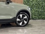 Volvo XC40 Single Motor Extended Range Plus 82 kWh | Trekhaak | All Season Banden | Adaptieve Cruise Control | Stoel en Stuurwielverwarming | Parkeercamera | Pilot Assist | BLIS Dode Hoek Detectie | Zitting verlenging voorstoelen | Google Infotainment | Warmtepomp | 19 Inch | Keyless Drive | Parkeersensoren voor+achter | Privacy Glass | Elektrisch bedienbare achterklep | Alarm Klasse III | DAB Radio | Apple Carplay/Android Auto | Draadloos telefoon opladen | Volvo On Call met mobiele App functie | Sage Green Metallic |