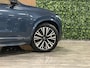 Volvo XC90 T8 AWD Recharge Plus Dark Long Range | Luchtvering | Stoelventilatie | Trekhaak | 360° Camera | Harman Kardon | 455pk | Adaptieve Cruise Control | Stoelverwarming voor+achter | Stuurwielverwarming | Standkachel met Volvo On Call App | Schuifdak | 20 Inch | Pilot Assist | BLIS Dode Hoek Detectie | Elektrische voorstoelen geheugen | Nappa lederen bekleding | Zitting verlenging voorstoelen | Lederen dashboard | Elektrisch verstelbare zijwangen voorstoelen | Google Infotainment | Keyless Drive | Privacy Glass | Elektrisch bedienbare achterklep | Geïntegreerd kinderzitje achterin | Geïntegreerde zongordijnen achterportieren | 7-Persoons | 4-Zone Climate Control | DAB Radio | Alarm Klasse III | Apple Carplay/Android Auto | Draadloos telefoon opladen | Volvo On Call met mobiele App functie | Denim Blue Metallic |