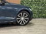 Volvo V60 T6 AWD Recharge Ultra Dark | Trekhaak | Schuifdak | Head-Up Display | Harman Kardon | Adaptieve Cruise Control | Stoelverwarming voor+achter | Stuurwielverwarming | Full LED Meesturende koplampen | Parkeercamera | Pilot Assist | BLIS Dode Hoek Detectie | Elektrische voorstoelen geheugen | Lederen bekleding | Zitting verlenging voorstoelen | Lederen dashboard | 18 Inch | Google Infotainment | Keyless Drive | Parkeersensoren voor+achter | Privacy Glass | Elektrisch bedienbare achterklep | DAB Radio | Apple Carplay/Android Auto | Volvo On Call met mobiele App functie | Denim Blue Metallic |