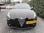 Alfa Romeo Giulietta 1.4 T Distinctive | Leer | Navi | Autom. Airco | Cruise Control | LMV | Trekhaak | Stoelverwarming | Sportstoelen | APK tot 24-03-2027!