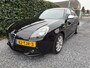 Alfa Romeo Giulietta 1.4 T Distinctive | Leer | Navi | Autom. Airco | Cruise Control | LMV | Trekhaak | Stoelverwarming | Sportstoelen | APK tot 24-03-2027!