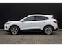 Ford Kuga 2.5 PHEV Titanium | Electrische trekhaak | 2100kg trekgewicht | Winter-pack | 360 camera | Adaptieve cruise | Dodehoek detectie | Led-verlichting | Keyless | Privacy-glass