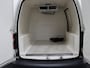 Volkswagen Caddy 2.0 SDI Anti doorSlip Regeling, Boordcomputer, Cruise control, Buitenspiegels elektrisch verstel- en verwarmbaar, Elektrische ramen voor De Volkswagen Caddy 2.0 SDI uit 2007 is een praktische en betrouwbare bedrijfswagen die bekendstaat om zijn eenvoud en degelijkheid. De ongecompliceerde dieselmotor is niet gemaakt voor snelh