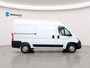 Opel Movano L2H2 3,3t 140pk | BPM VRIJ | Achteruitrijcamera | Laadruimtescheidingswand gesloten (zonder Raam) | Lendensteun Stoel voor links