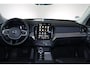 Volvo XC90 T8 Recharge AWD Plus Dark - Luchtvering - Panorama/schuifdak - IntelliSafe Assist & Surround - 360º Camera - Bowers & Wilkins audio - Adaptieve LED koplampen - Verwarmde voorstoelen, stuur & achterbank - Parkeersensoren voor & achter - Elektr. bedienb. voorstoelen met geheugen - Geventileerde voorstoelen - Draadloze tel. lader - Extra getint glas - Elektr. inklapbare trekhaak - 21' LMV