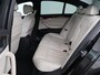 BMW 5-Serie 520i High Executive | Luxury Line | Nappaleder | Stoelverwarming | Camera | Sfeerverlichting | 19'' | Full LED | Navigatie | Park Assist | Cruise control | Bluetooth | Climate control