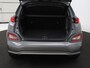 Hyundai Kona Electric EV Premium 64 kWh | SOH 100% | 3 Fase | Stoelventilatie | Leder | Head-Up | Warmtepomp | Camera | Achterbankverwarming | Carplay | Navigatie | Adaptive cruise | Keyless | Parkeerhulp