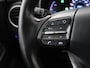 Hyundai Kona Electric EV Premium 64 kWh | SOH 100% | 3 Fase | Stoelventilatie | Leder | Head-Up | Warmtepomp | Camera | Achterbankverwarming | Carplay | Navigatie | Adaptive cruise | Keyless | Parkeerhulp