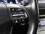 Hyundai Kona Electric EV Premium 64 kWh | SOH 100% | 3 Fase | Stoelventilatie | Leder | Head-Up | Warmtepomp | Camera | Achterbankverwarming | Carplay | Navigatie | Adaptive cruise | Keyless | Parkeerhulp
