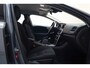 Volvo V40 2.0 T2 Summum [ Navigatie Stoelverwarming Cruise control ]