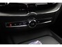 Volvo XC60 T6 Plug-in hybrid Ultra Black Edition | Bowers&Wilkins | Luchtvering | Trekhaak | Massage