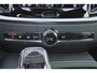 Volvo V60 T6 Recharge AWD Plus Dark - IntelliSafe Assist & Surround - 360º Camera - Harman/Kardon audio - Verwarmde voorstoelen, stuur & achterbank - Parkeersensoren voor & achter - Elektr. bedienb. voorstoelen met geheugen - Elektr. inklapbare trekhaak - 18' LMV