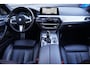 BMW 5-Serie Touring 530i High Executive - M SPORT PLUS - TREKHAAK - H&K - HEAD UP - PANODAK -