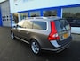 Volvo V70 2.5 T SUMMUM,AUT,LEDER,17 INCH,TREKH, NW STAAT!