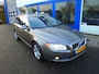 Volvo V70 2.5 T SUMMUM,AUT,LEDER,17 INCH,TREKH, NW STAAT!