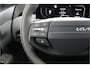 Kia EV3 Plus 81.4 kWh - Nieuw uit voorraad! - Stoel / Stuurwielverwarming - Dode hoek sensoren - Parkeersensoren - Fabrieksgarantie tot 12-2032 of 150.000 km