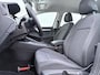 Volkswagen Golf 1.0 eTSI Life | Carplay | Camera | Parkeerhulp | ACC | Navi |