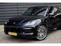 Porsche Cayenne Coupé 3.0 E-Hybrid 462pk Platinum Edition SportDesign | Pano | ACC | Trekhaak | 22'' Wielen | Bose | Achterasbesturing | Stoelventilatie | Sportuitlaat |