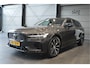 Volvo V60 2.0 T6 Plug-in hybrid AWD Plus Dark leer trekhaak !!