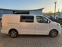 Toyota ProAce Dubbel cabine 2.0 145PK PROFESSIONAL BPM-VRIJ!! DIRECT RIJDEN STOEL/STUURVERW AD-CRUISE CAMERA CLIMA NAVI APPLE/ANDROID 17'' LM-VELGEN KEYLESS BLUETOOTH 2X SCHUIFDEUR