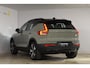 Volvo XC40 231PK Recharge Pure Electric Plus Navigatie / Adaptive Cruise Control / Stoelverwarming / Stuurverwarming / Semi-elektrische trekhaak / Elektrische achterklep / 19" Velgen / Zwart dak