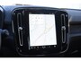 Volvo XC40 231PK Recharge Pure Electric Plus Navigatie / Adaptive Cruise Control / Stoelverwarming / Stuurverwarming / Semi-elektrische trekhaak / Elektrische achterklep / 19" Velgen / Zwart dak