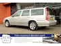 Volvo V70 2.5 144 pk, Lage km-stand! Airco, Trekhaak