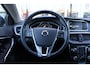 Volvo V40 T2 Momentum | Org. NL | Verw. Voorstoelen | Parkeersensoren achter | | Cruise Control |