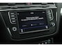 Volkswagen Tiguan 1.4 TSI 150pk Connected Series Trekhaak Navigatie Stoelverwarming
