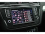 Volkswagen Tiguan 1.4 TSI 150pk Connected Series Trekhaak Navigatie Stoelverwarming