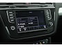Volkswagen Tiguan 1.4 TSI 150pk Connected Series Trekhaak Navigatie Stoelverwarming