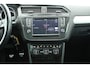 Volkswagen Tiguan 1.4 TSI 150pk Connected Series Trekhaak Navigatie Stoelverwarming