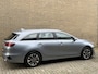Kia Ceed Sportwagon 1.6 GDI 141pk PHEV DynamicLine | Adaptieve cruise | Camera | Afneembare trekhaak | Navigatie | Dodehoekdetectie | Lane assist | Apple CarPlay / Android Auto | LED | DAB | Keyless | Stoel&stuurverwarming | Volledig dealeronderhouden